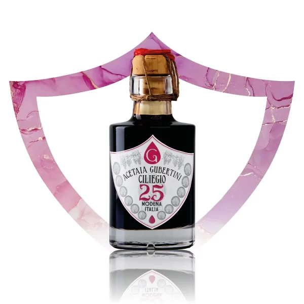 immagine espositiva della confezione di aceto balsamico invecchiato di 25 anni e aromatizzato al ciliegio